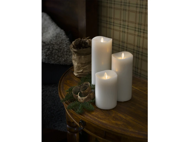 Konstsmide LED Duftkerze Mit 6h Timer, Flackernd, Ø 9cm, Höhe 18cm, Batteriebetrieb 8 Konstsmide LED Duftkerze Mit 6h Timer, Flackernd, Ø 9cm, Höhe 18cm, Batteriebetrieb – Bild 8